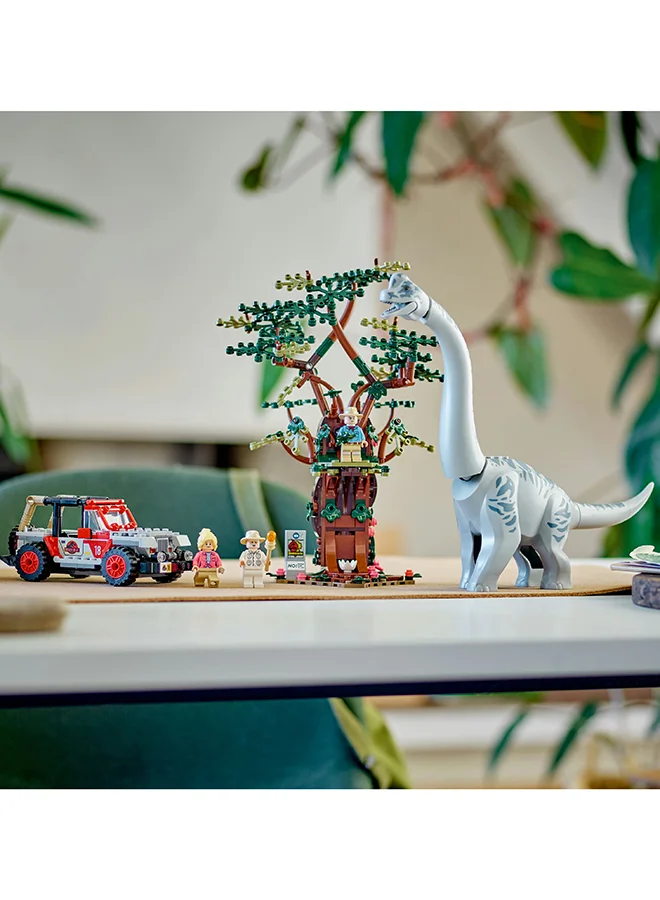 ليغو Jurassic World Brachiosaurus Discovery 76960 Collectible Building Toy Set Featuring a Large, Posable Dinosaur Figure, Brick-Built Jeep® Wrangler and Tree; Fun Gift Idea for Kids Aged 9 and up (512 Pieces) LEGO