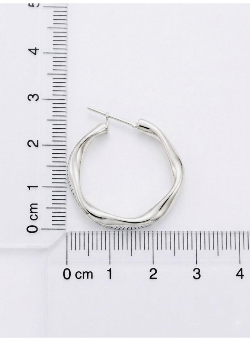 The Intermix Gems 18 Karat 750 Purity White Gold, Minimalist Wavy Hoop Earrings - Image 5