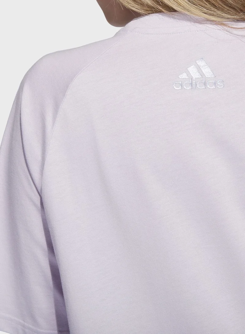 adidas فستان بنمط تيشيرت