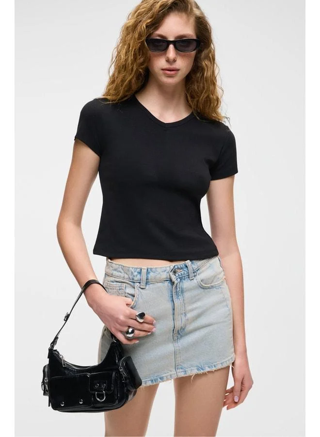 Ethiquet MASROUTI Women's Slim Short V-Neck Short Sleeve Black T-Shirt.