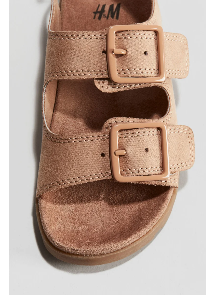 اتش اند ام Sandals