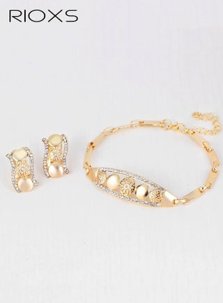 Bride Jewelry Set, Gold Plated Crystal Wedding Necklace Earrings Ring and Bracelet Bridal Rhinestone Teardrop Pendant Accessories for Women and Bridesmaids (4 piece set - 2 earrings 1Ring 1 Bracelet and 1 necklace) - view 3