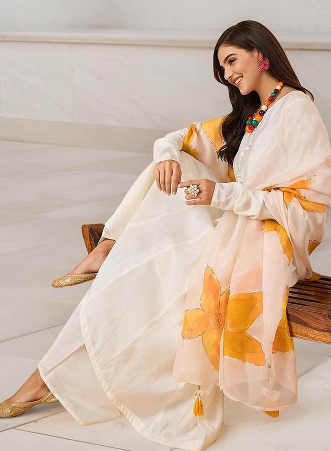 آي شين طقم كورتا وبنطال مع شال بلون أوف وايت بخليط حرير - Image 1