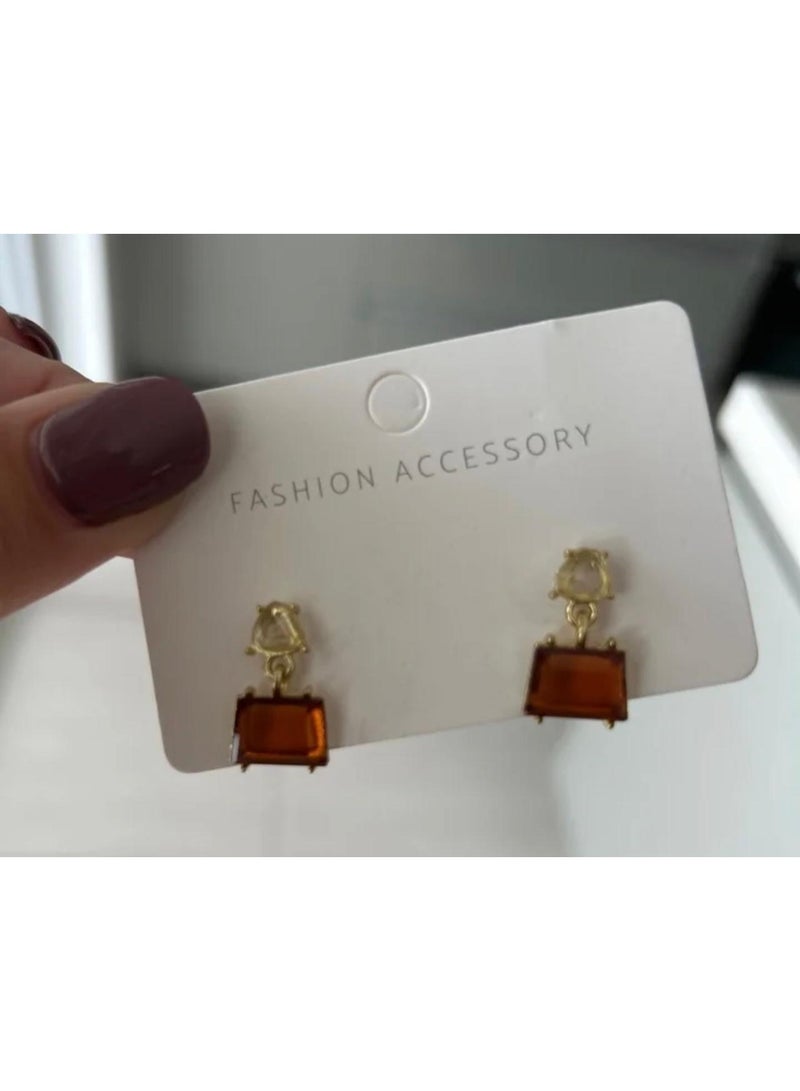 Modern Gold-Tone Drop Earrings – Elegant Amber-Colored Resin Geometric Dangles for Women
