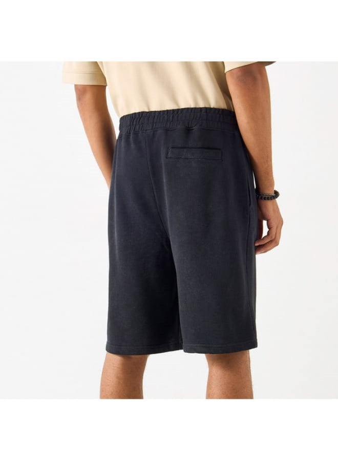 اس بي كاركترز شورت سادة برباط إغلاق وجيوب - Image 4