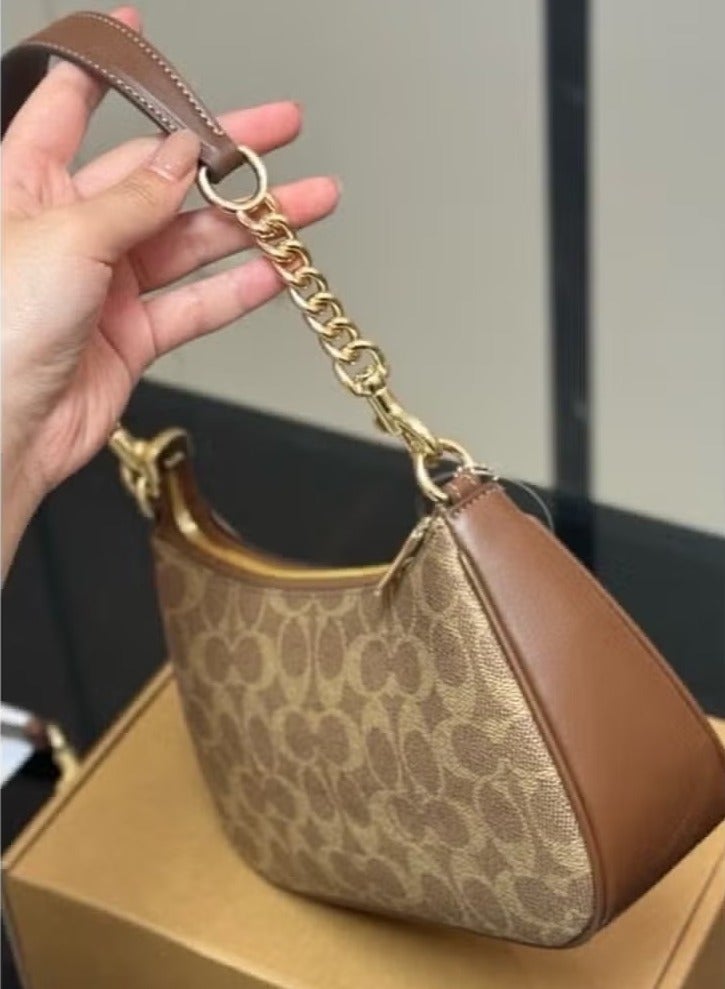 coachoutlet حقيبة كتف كوتش الكلاسيكية بشعار تيري - Image 4