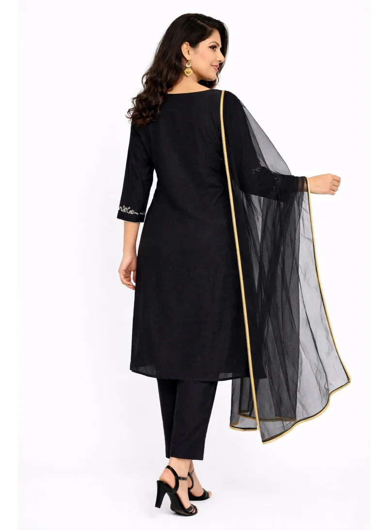 باناش برييا طقم كرتا وبنطال مستقيم من الحرير الأسود مع دوبتة أورجانزا أنيقة من PRIYA'S PANACHE