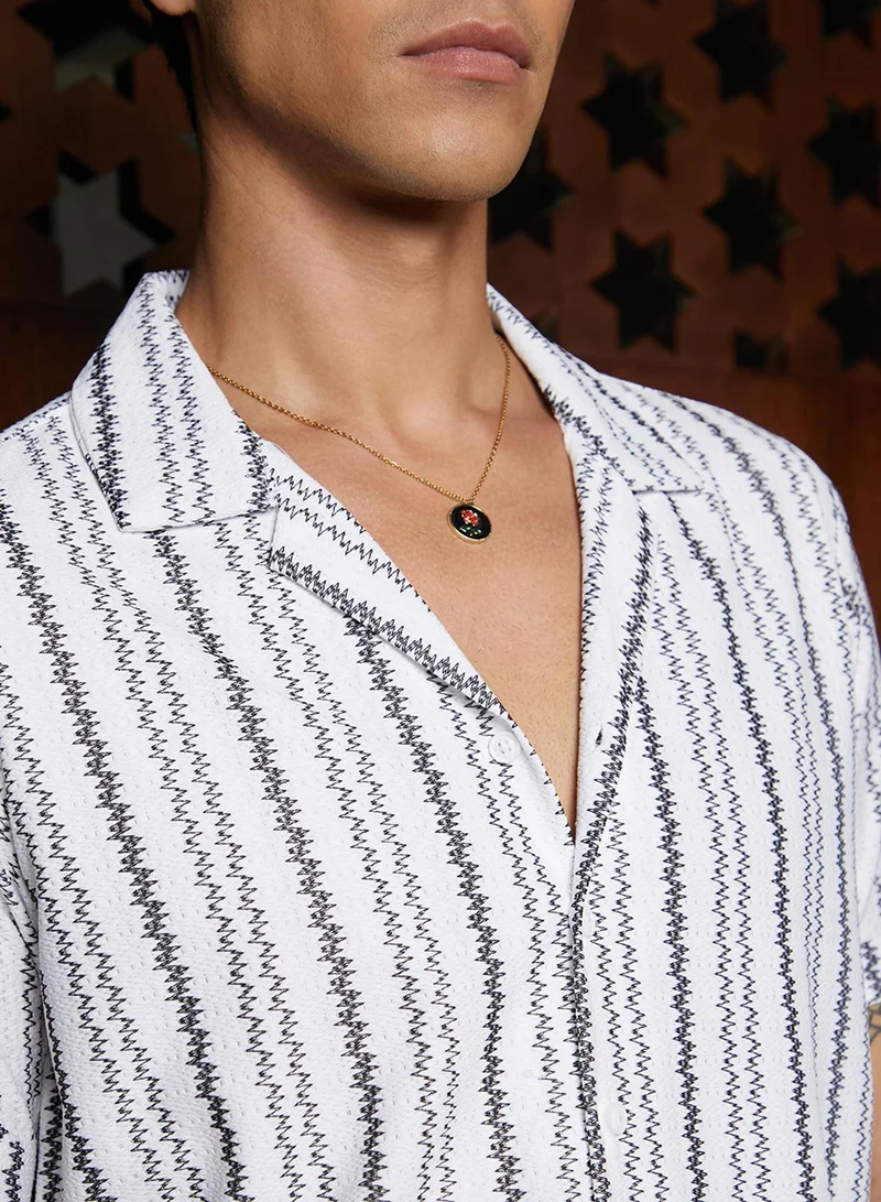 Campus Sutra Men's Daisy White & Charcoal Black Wavelength-Knit Shirt