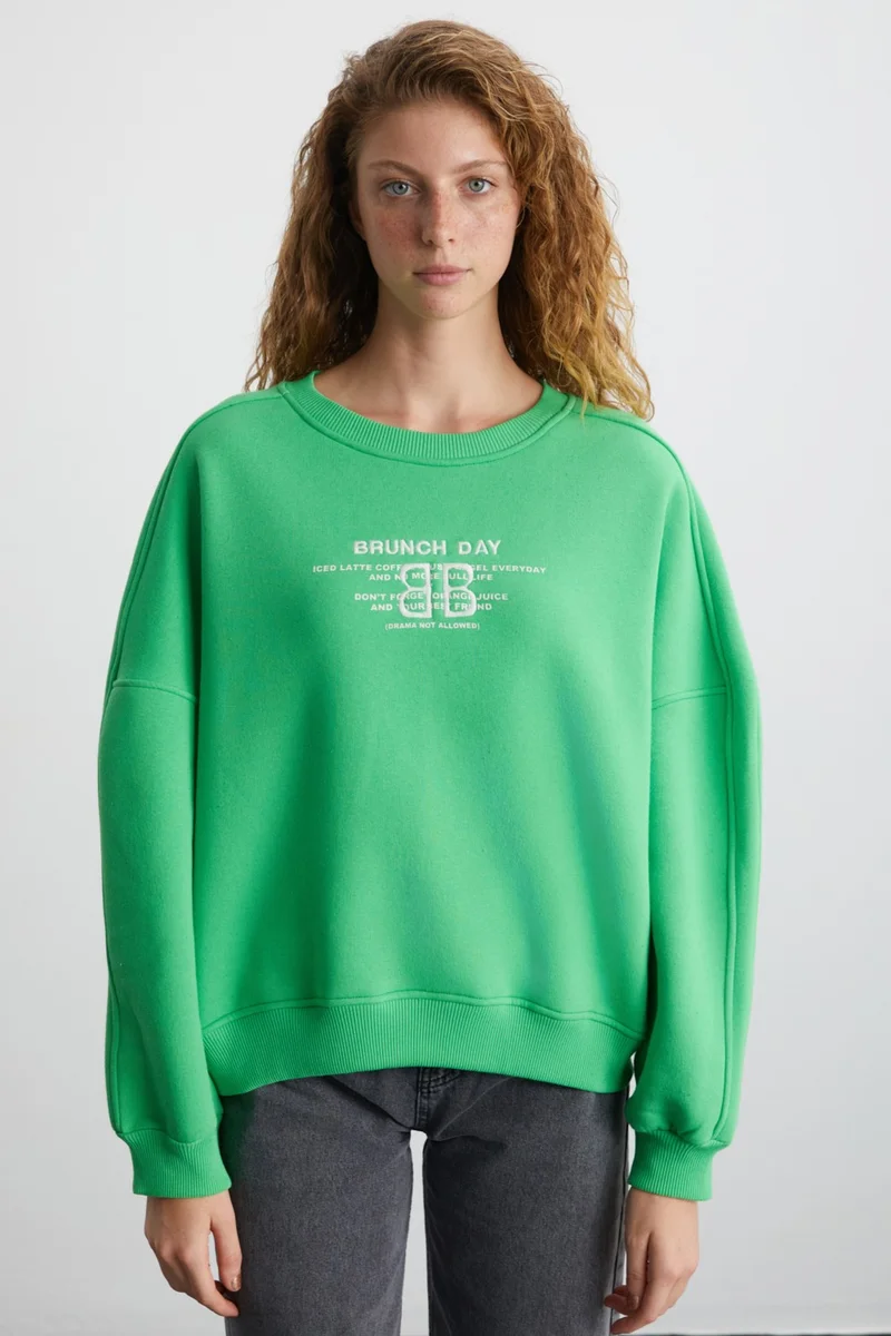 جريميلانج Shiny Women's Embroidered Detailed Soft 3 Thread Organic Cotton Regular Fit Green Sweatshirt