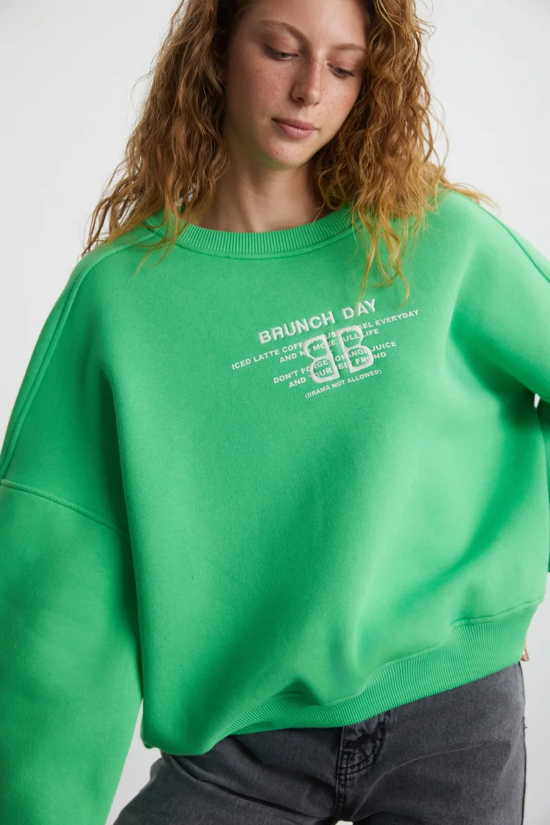 جريميلانج Shiny Women's Embroidered Detailed Soft 3 Thread Organic Cotton Regular Fit Green Sweatshirt