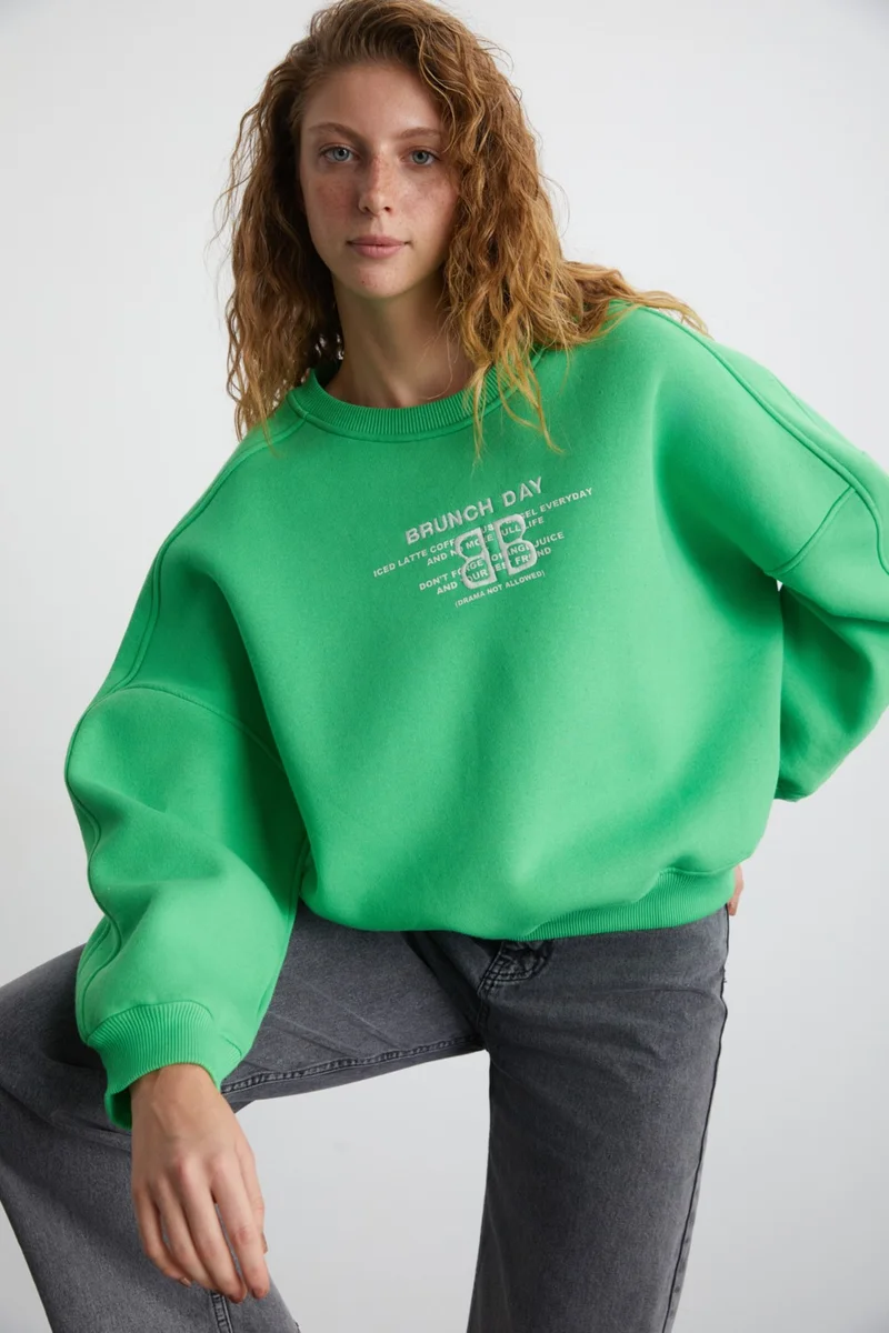 جريميلانج Shiny Women's Embroidered Detailed Soft 3 Thread Organic Cotton Regular Fit Green Sweatshirt