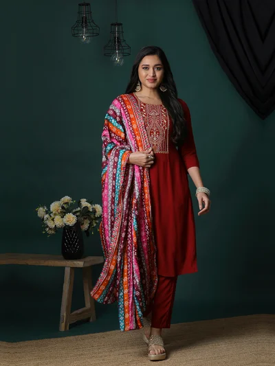 globus Women Floral Embroidered Regular Thread Work Kurta With Trousers & With Dupatta