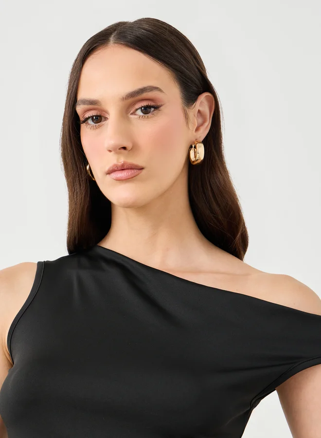 Styli Styli One Shoulder Asymmetric Hem Knit Top