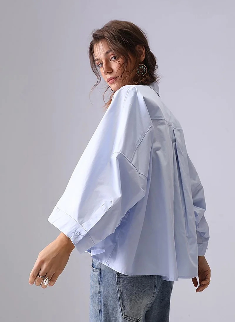 يونيكي Light Blue Spread Collar Kimono Sleeves Relaxed Fit Shirt