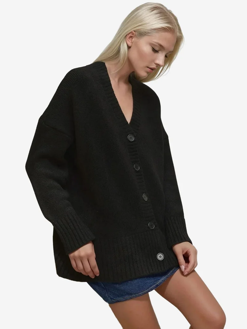 زوبعة كارديجان محبوك بياقة على شكل حرف