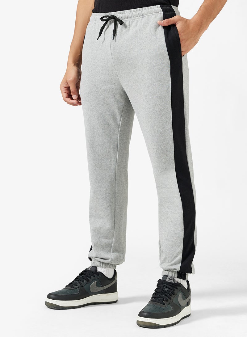 سفنتي فايف بيسيكس بنطلون رياضي واسع بخصر مطاطي وخطوط جانبية - Image 1