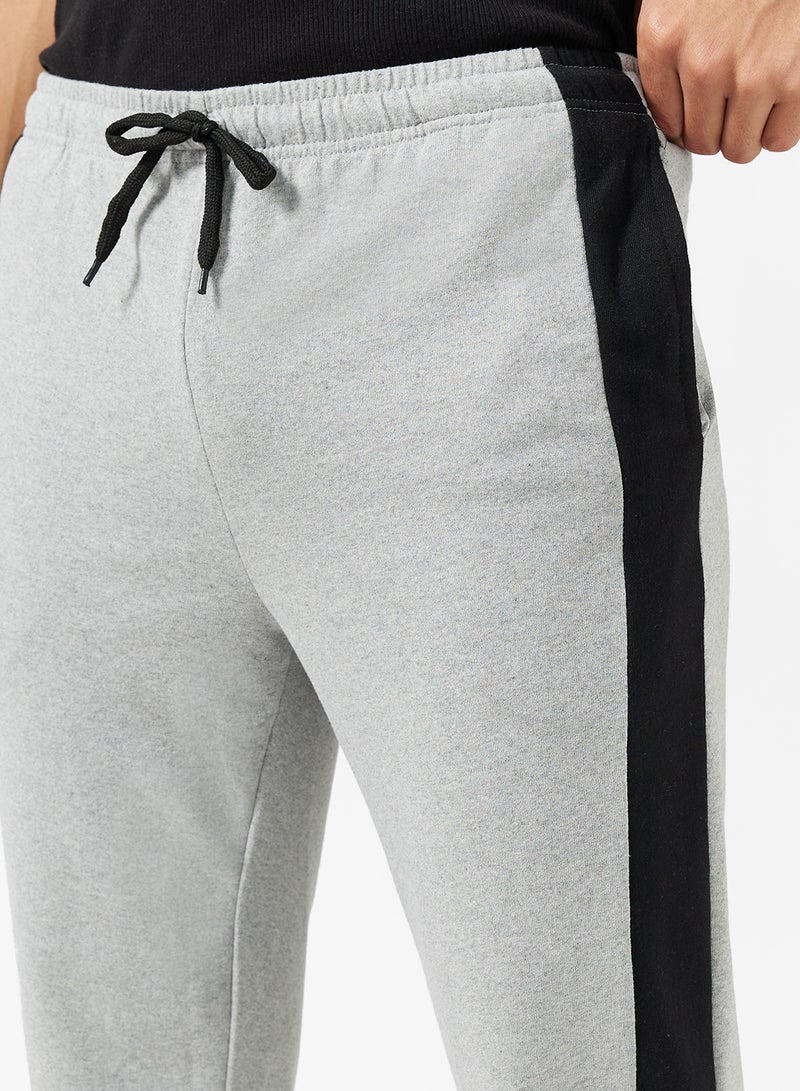 سفنتي فايف بيسيكس بنطلون رياضي واسع بخصر مطاطي وخطوط جانبية - Image 4