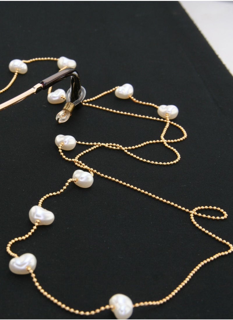 Eyeglass Chain with Pearls in The Shape of a Heart