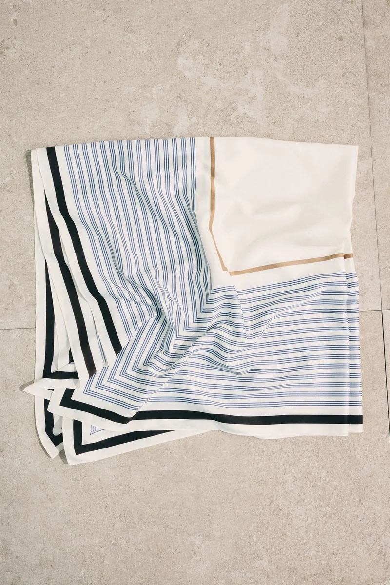 H&M Patterned scarf
