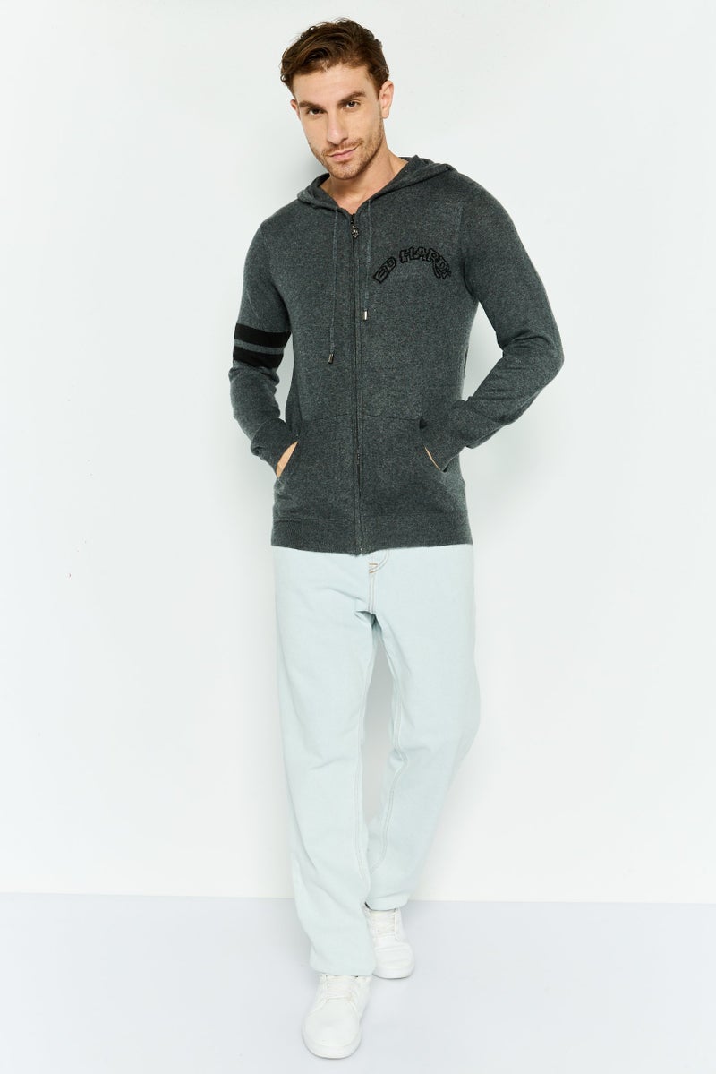 Ed Hardy سويت شيرت بقلنسوة للرجال بشعار العلامة التجارية بأكمام طويلة، رمادي داكن - Image 2