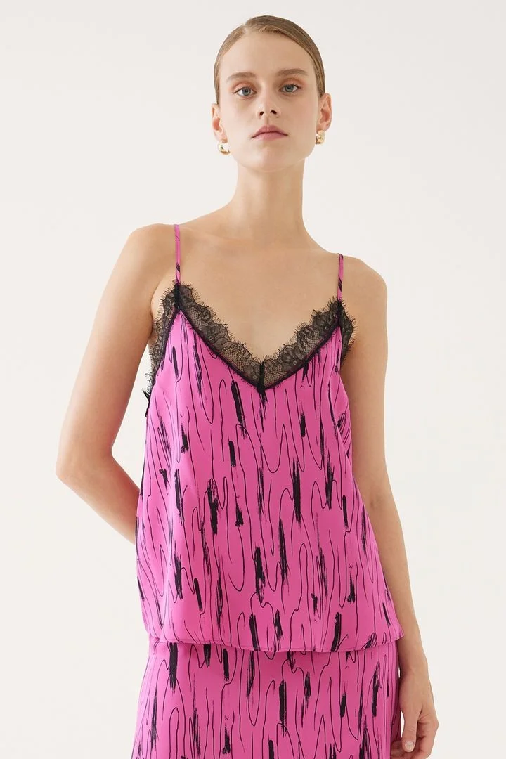 EXQUISE Patterned Thin-Strapped Blouse
