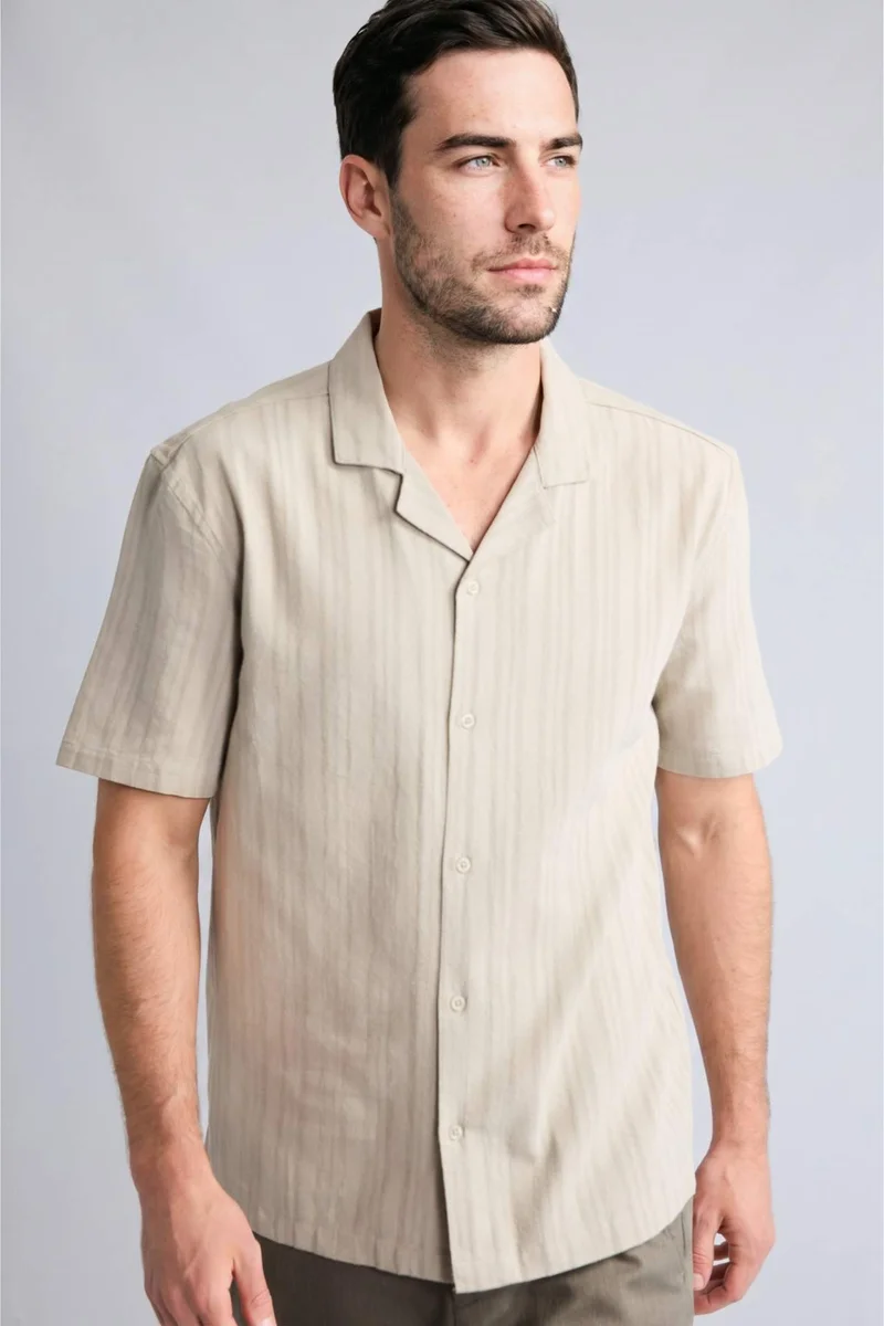 ديفاكتو Regular Fit Resort Neck Cotton Short Sleeve Shirt