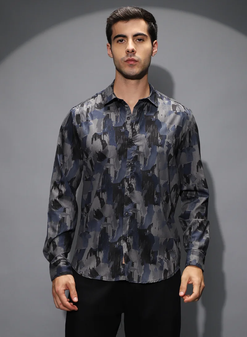 Campus Sutra Men's Indigo Blue & Moon Grey Fray-Stroke Imprint Shirt For Casual Wear | Spread Collar | Long Cuffed Sleeves | Button Closure | Shirt Shirt Crafted With Comfort Fit For Everyday Wear