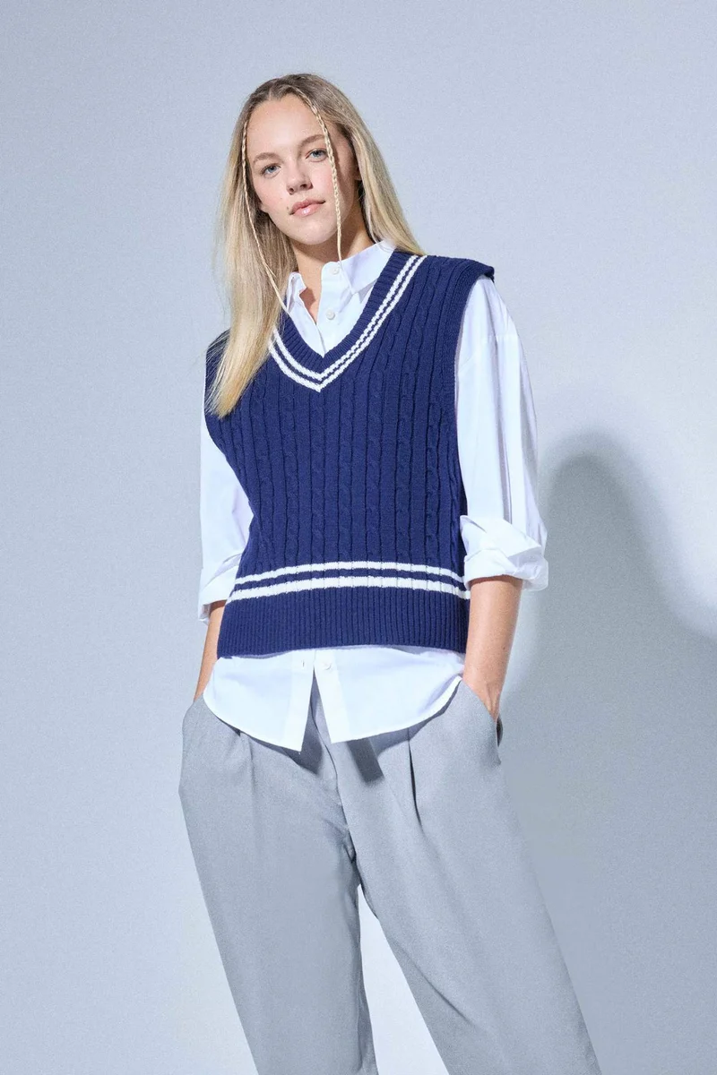 ديفاكتو Regular Fit V-Neck Knit Pullover