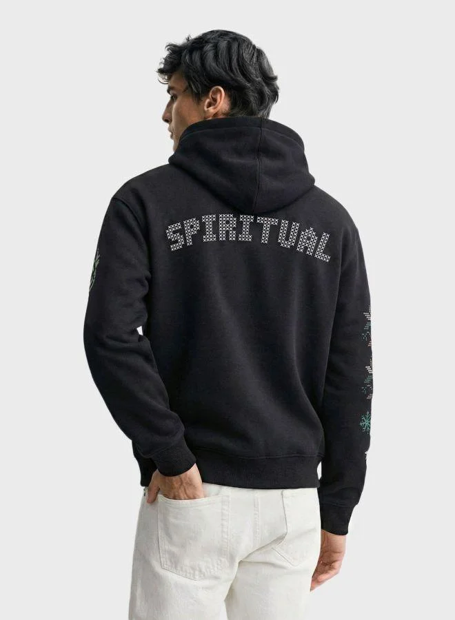 ذا انديان كراج كو Men Relaxed Fit Embroided Crew Neck Full Sleeves Overhead Hooded Sweatshirt
