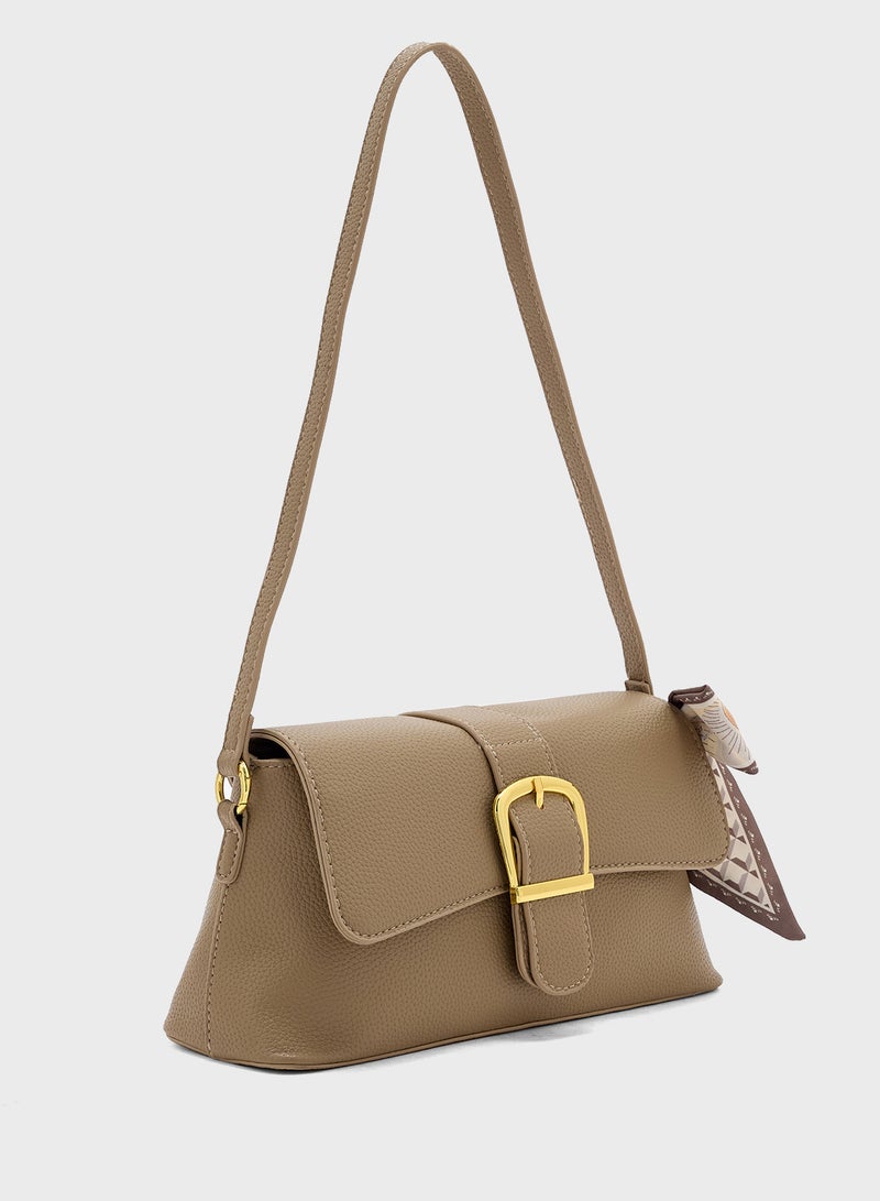 ايلا حقيبة كتف بتفاصيل وشاح وحزام طويل - Image 3