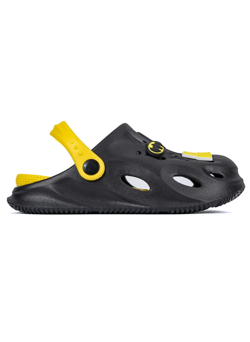 Warner Bros Comic Kicks by Urban Haul Warner Bros Batman removable / washable insole clogs, sandals for boys