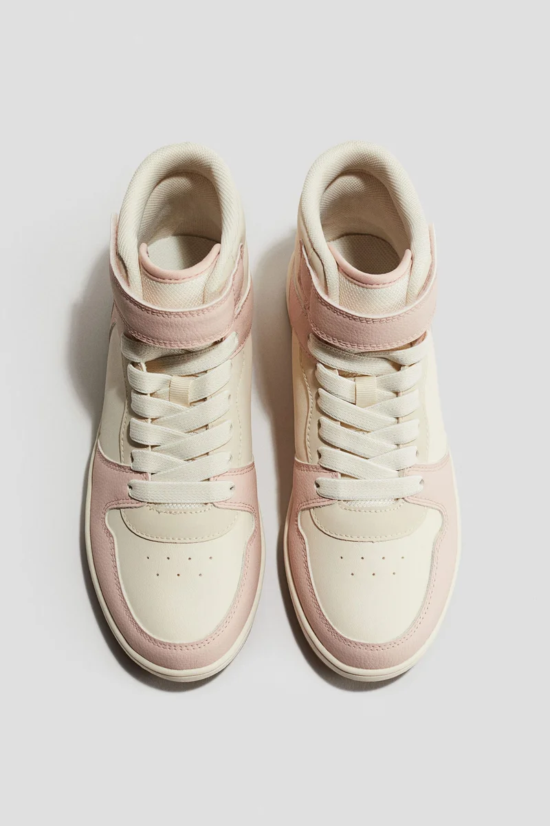 اتش اند ام حذاء رياضي مرتفع بالأعلى