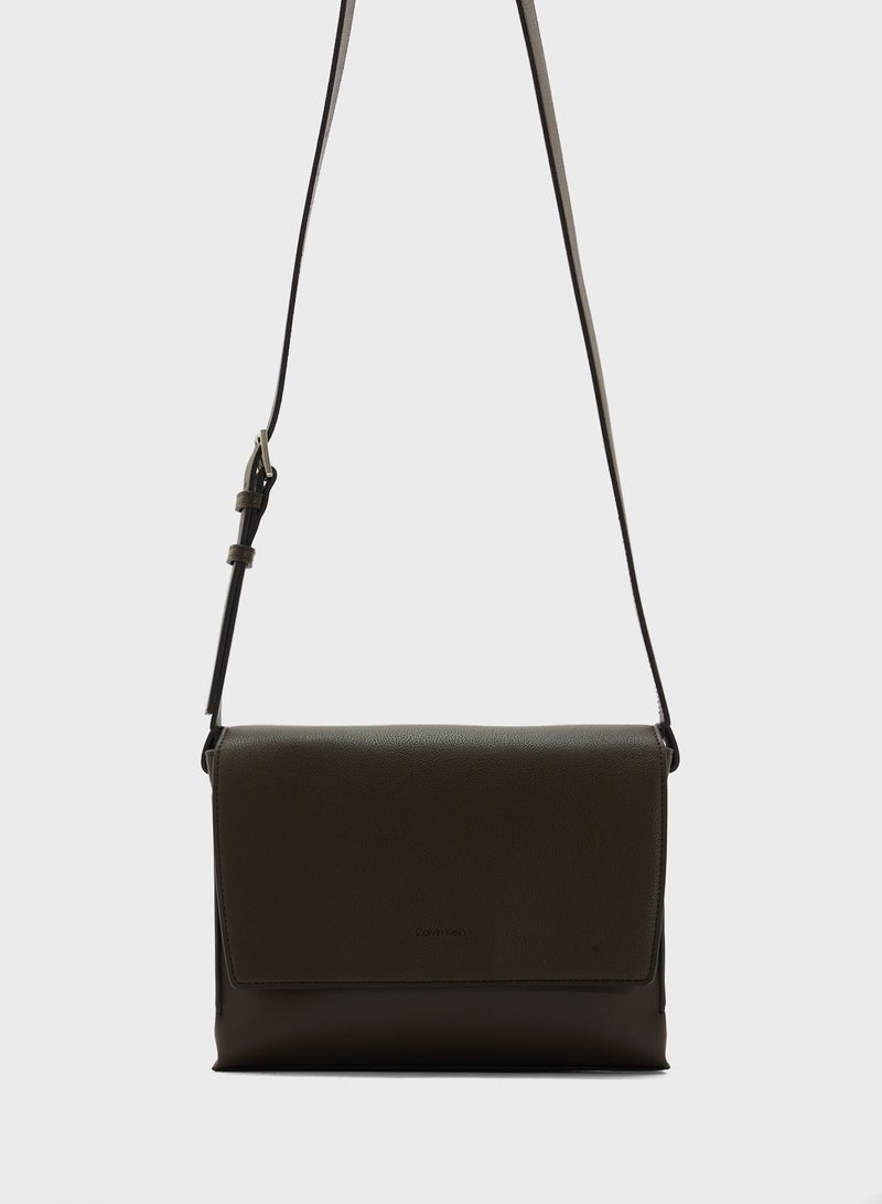 كالفن كلاين حقيبة يد كاجوال للمكتب - Image 1