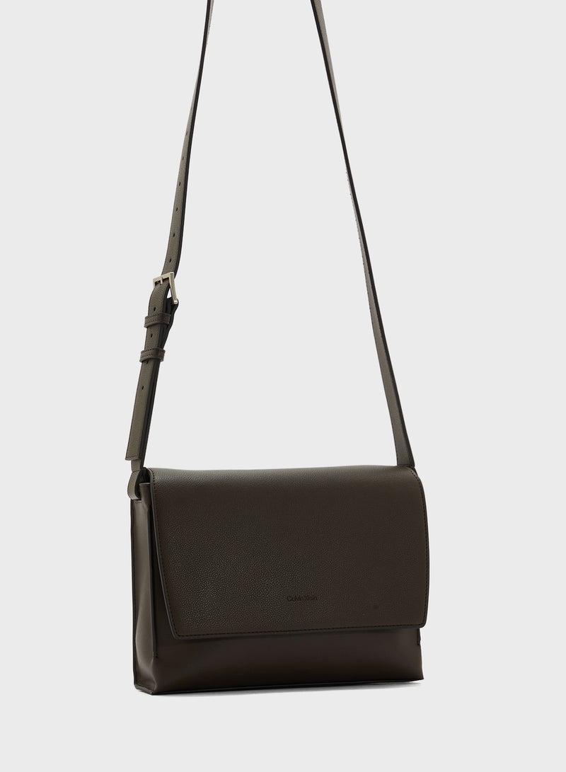 كالفن كلاين حقيبة يد كاجوال للمكتب - Image 3