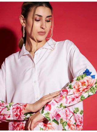 SASSAFRAS Women White Floral Oversized Shirt With Tapered Pants - pzsku/ZD4C6334A963D094E549FZ/45/_/1695038234/6499a5a4-5127-4e8d-80dd-bf9ad34acaee
