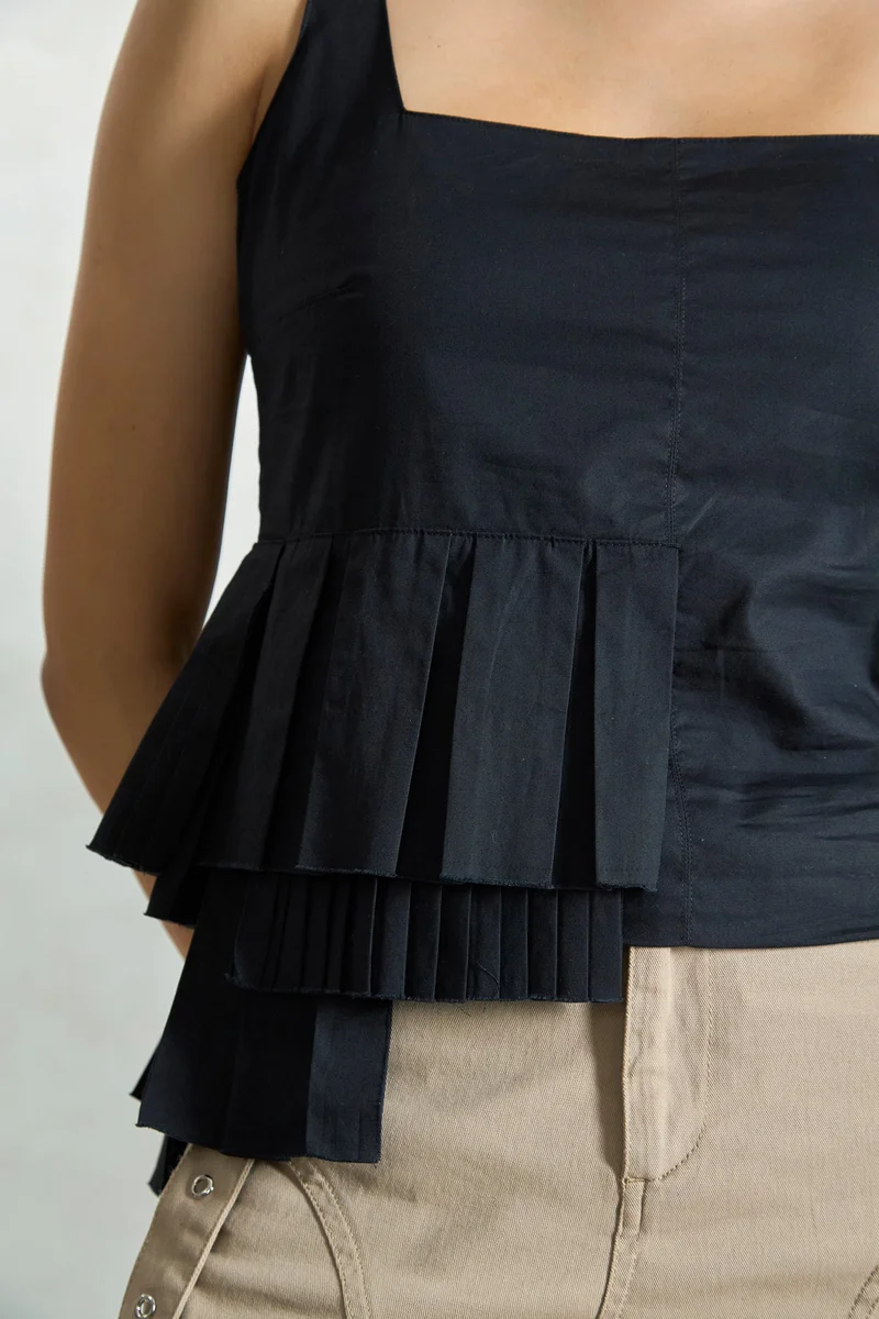 Virgio Cotton Stretch Vacation Dip Hem Pleat Tops for Women