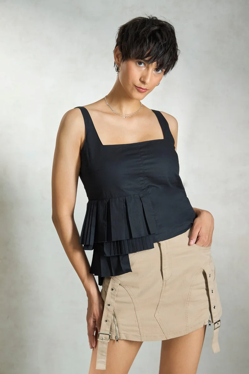 Virgio Cotton Stretch Vacation Dip Hem Pleat Tops for Women