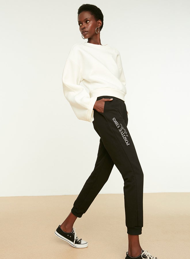 trendyol Slogan Joggers  - Image 3