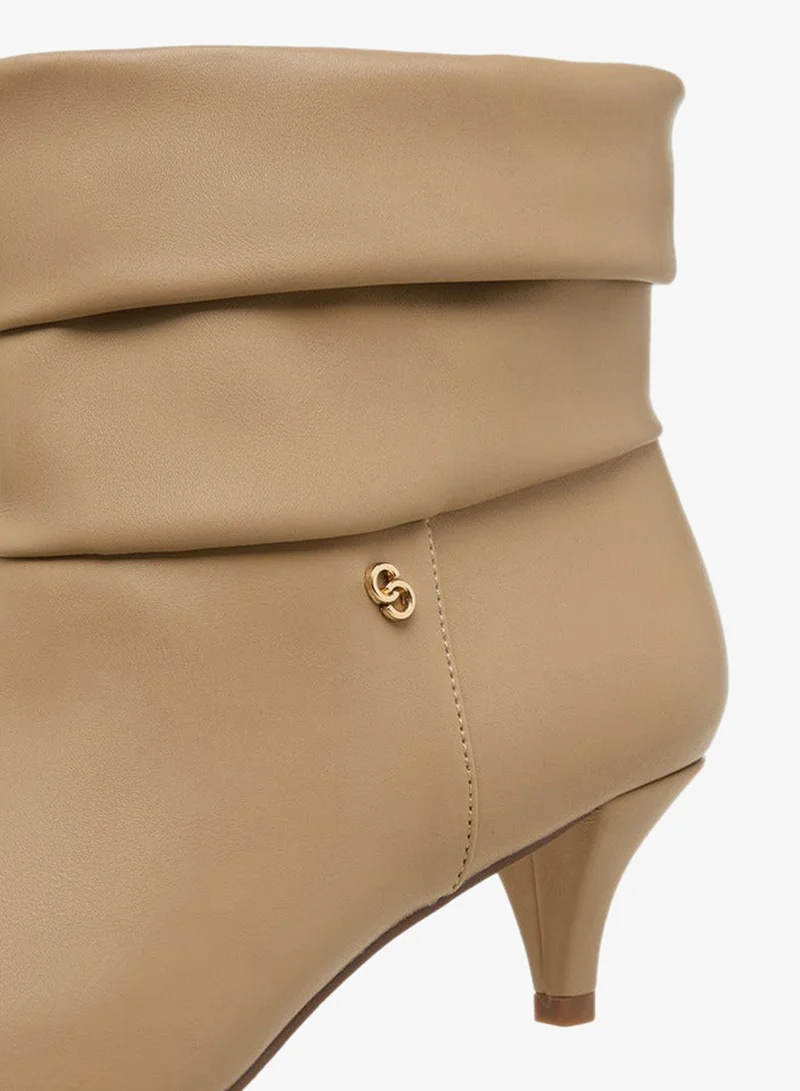 سيليست بوت نسائي بكعب رفيع وتفاصيل مكشكشة للكاحل