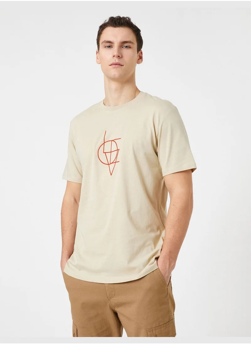 كوتون Geometric Embroidered T-Shirt Crew Neck Short Sleeve