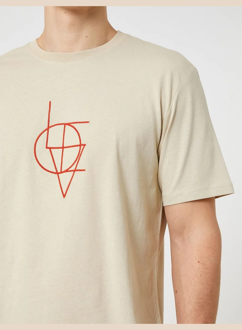 كوتون Geometric Embroidered T-Shirt Crew Neck Short Sleeve