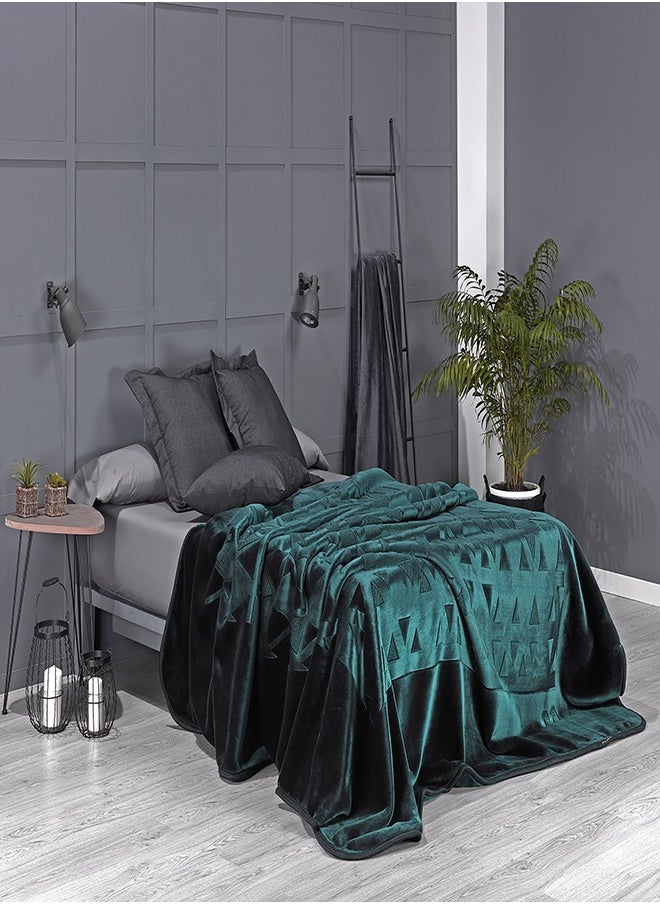 Mora spain Blanket Model: Perla G18 - from Mora- Size - Color:Emerald - Size: 220 * 240 - Fabric from 85% acrylic 15% polyester-weight: 4.45 kg - Country of origin Spain.  - Image 1