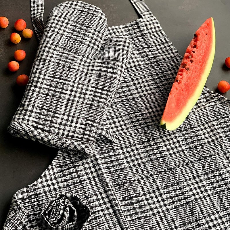 Pixel Home Cotton Apron with Oven Mitt - 100% Cotton Check Kitchen Apron (Black Stripe) - Image 2
