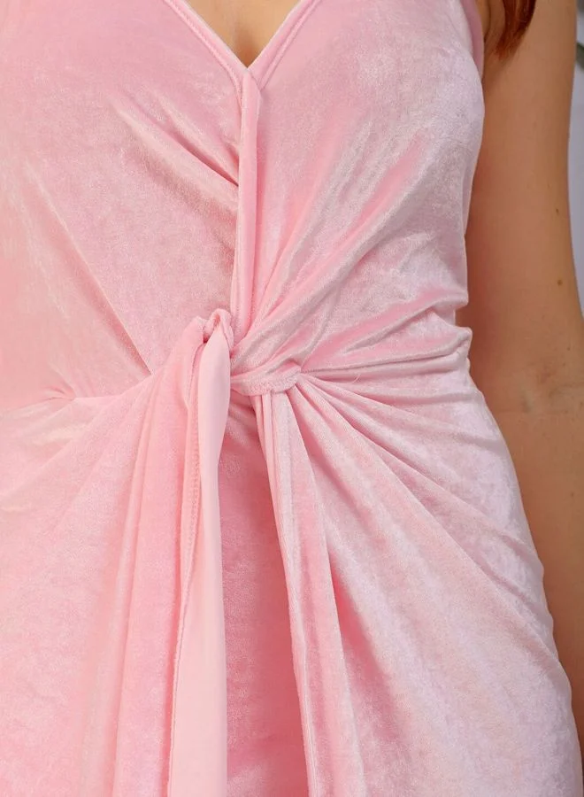مرفوعة Women Fit and Flared Solid Halter Neck Sleeveless Midi Dress