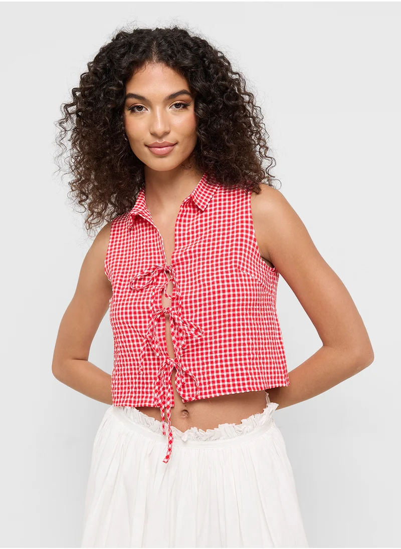جينجر Polo Collar Bow Tie Up Detail Top
