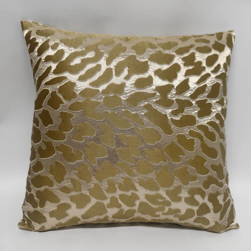 يسكن LEO  JACQUARD CUSHION - 45 X 45 - BROWN