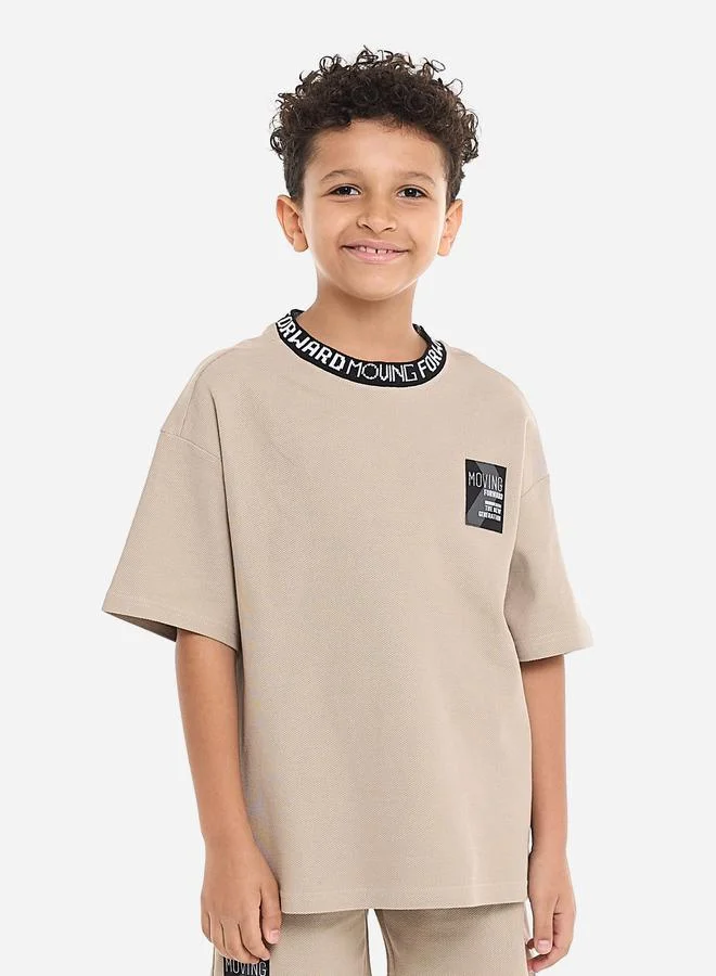 victor and jane Victor And Jane Boys Beige Printed Neckline T-Shirt and Shorts Set
