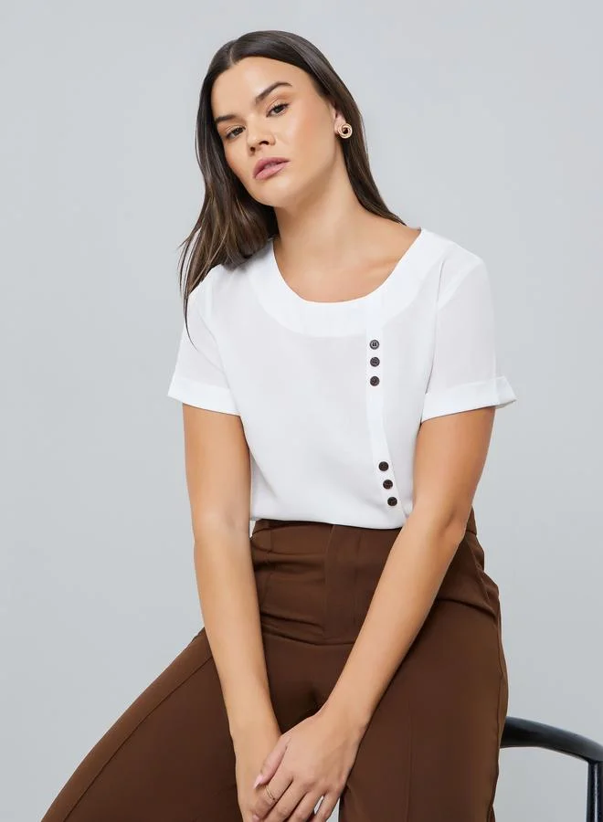 تايك تو بلوزة بأكمام قصيرة وتفاصيل أزرار