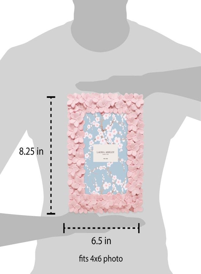 لورا أشلي إطار صور من الراتنج المصنوع يدويًا من لورا آشلي، مقاس 4x6، مزين بنقوش زهور وردية، مع حامل وخطاف للعرض على الطاولة أو الحائط، تصميم زهري زخرفي، ديكور منزلي، معرض صور، فن، والمزيد (4x6، وردي) - Image 4