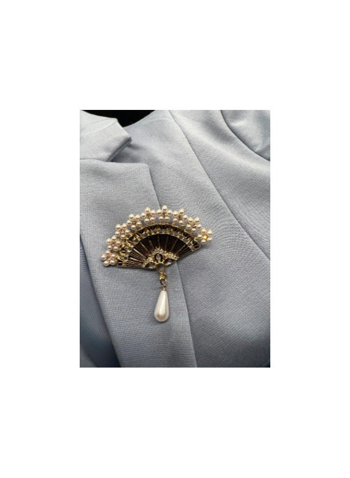 "Add a touch of luxury to your outfits A unique piece of jewelry that combines elegance and sophistication" - Image 1